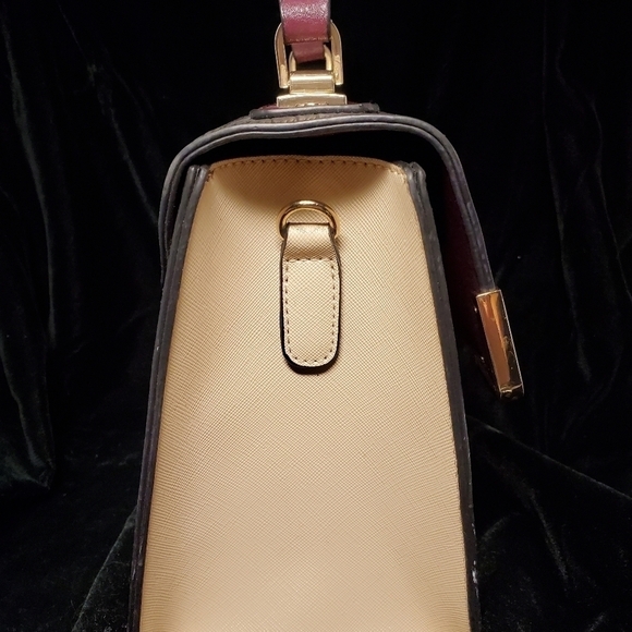 Beautiful! ~ London Dune ~ Purse ~ Optional Shoulder Strap - Picture 2 of 15